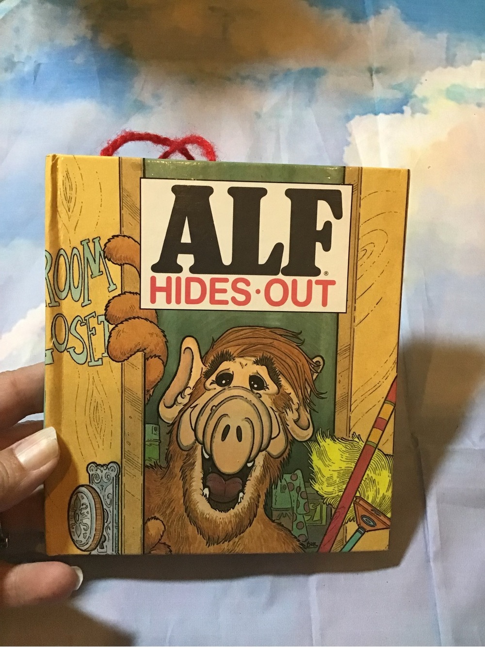Vintage 1988 Alf hides out interactive book